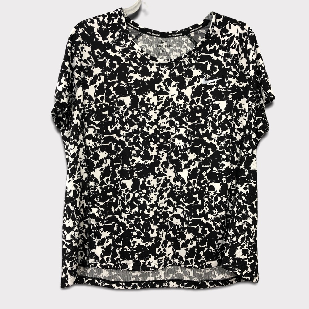 Nike Running Dri Fit Black and White T-Shirt Women’s Plus Size 1x